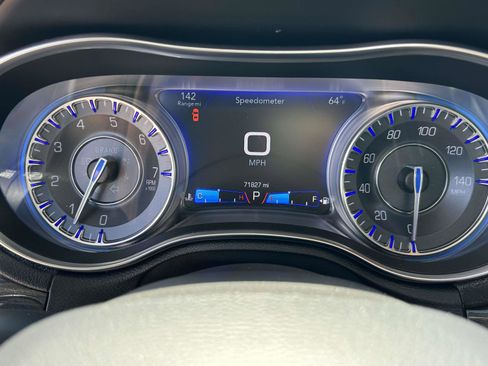 Used 2017 Chrysler 300 Limited w/ Value Package RWD image 24