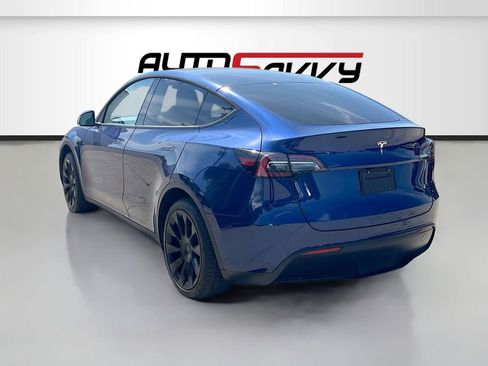 Used 2024 Tesla Model Y Long Range RWD image 5