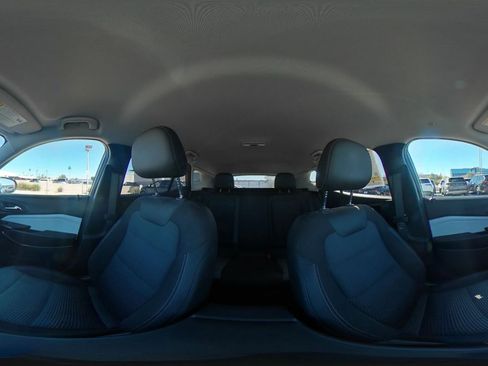 Used 2025 Chevrolet Trax LT w/ LT Convenience Package FWD image 42