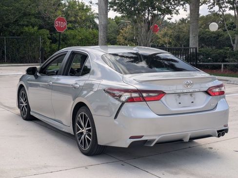Used 2023 Toyota Camry SE FWD image 7