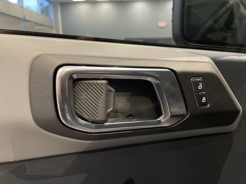 Used 2024 Ford Bronco Black Diamond image 15