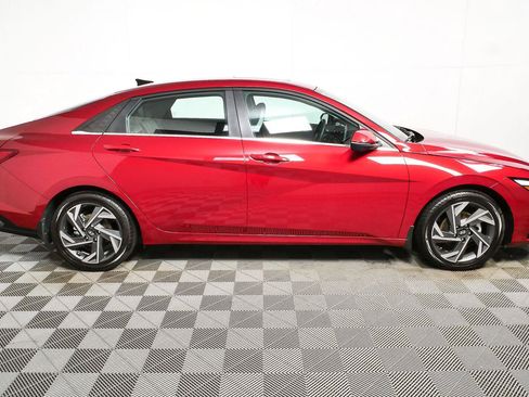 Used 2024 Hyundai Elantra Limited FWD image 2