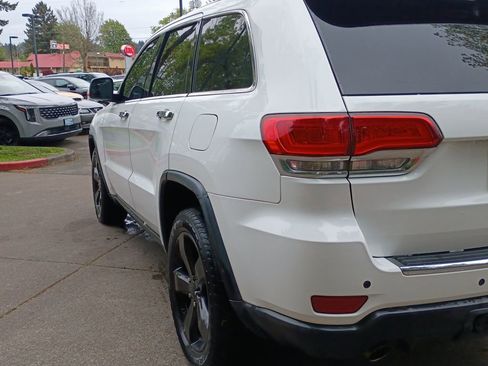 Used 2014 Jeep Grand Cherokee Limited w/ Trailer Tow Group IV AWD/4WD image 5