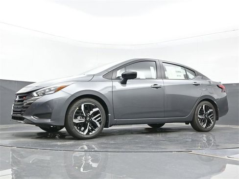 New 2025 Nissan Versa SR w/ Trunk Package image 21