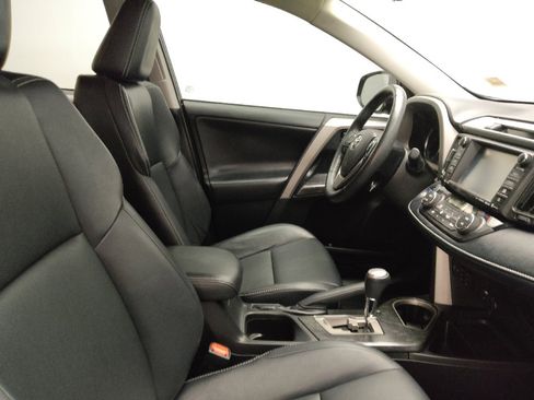 Used 2018 Toyota RAV4 Platinum image 21