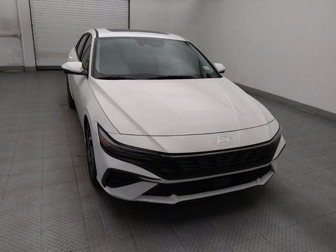 Used 2024 Hyundai Elantra Limited FWD image 14