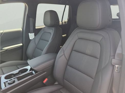 New 2026 Chevrolet Equinox LT w/ Convenience Package II FWD image 19