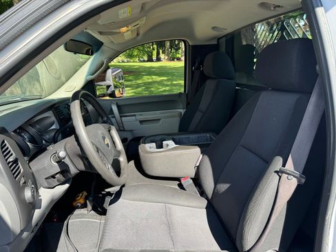 Used 2011 Chevrolet Silverado 3500 W/T w/ Snow Plow Prep Package AWD/4WD image 15