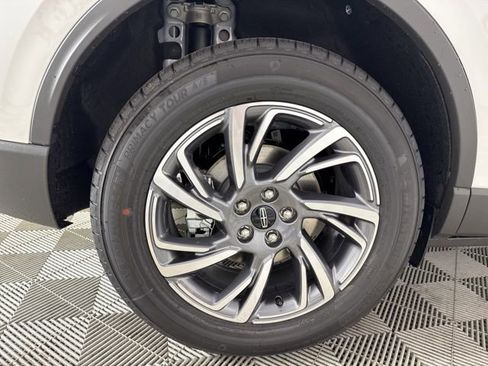 New 2026 Lincoln Corsair Premiere image 28