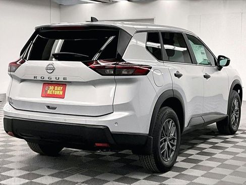 New 2025 Nissan Rogue S image 17