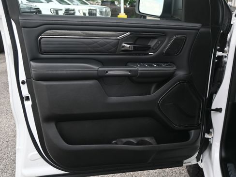 Used 2025 RAM 1500 Limited AWD/4WD image 14