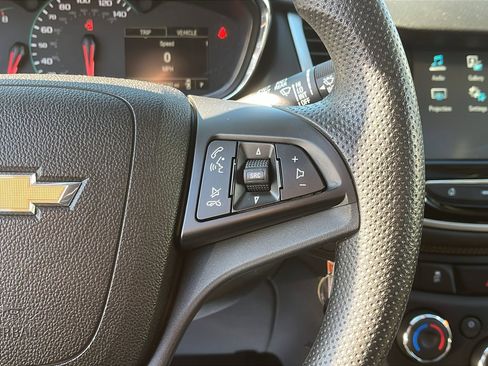 Used 2017 Chevrolet Trax LT w/ Sun & Sound Package image 15