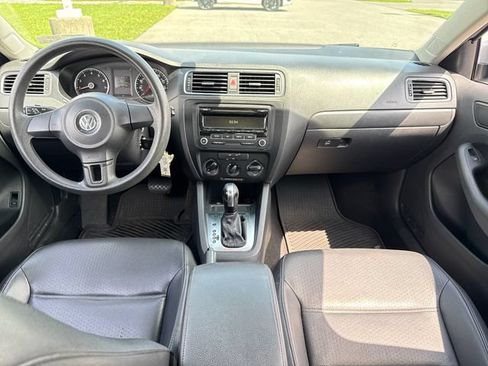 Used 2014 Volkswagen Jetta SE FWD image 18