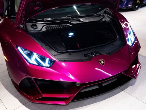 Used 2023 Lamborghini Huracan EVO image 34