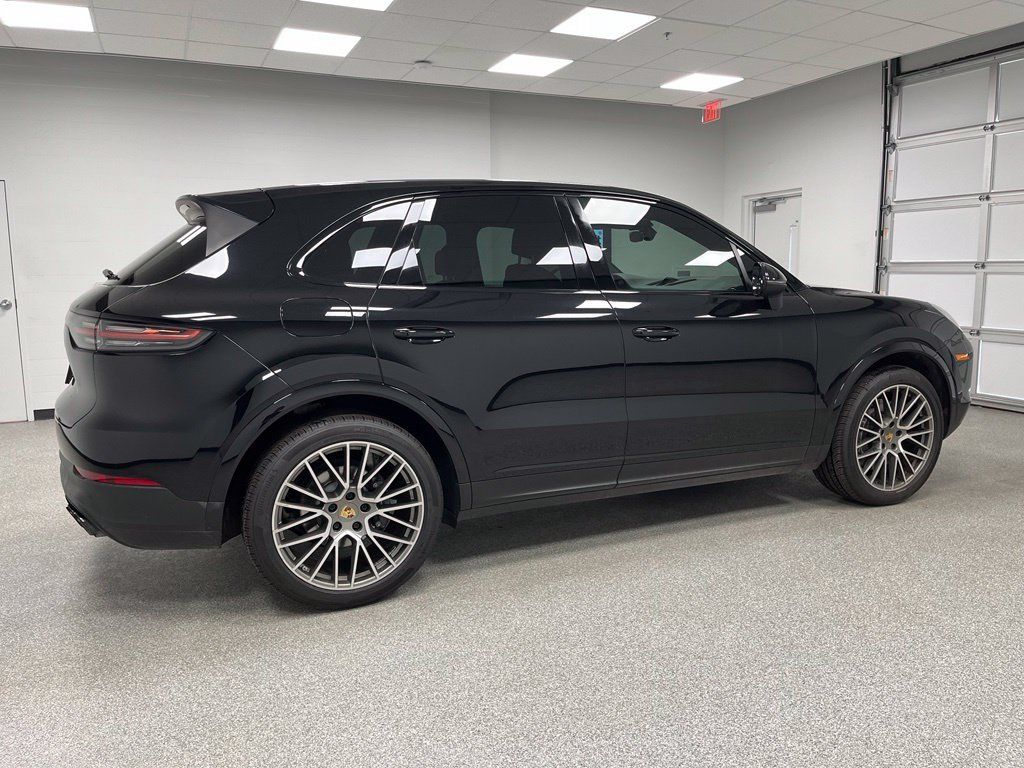 Used 2022 Porsche Cayenne Platinum Edition AWD/4WD image 11