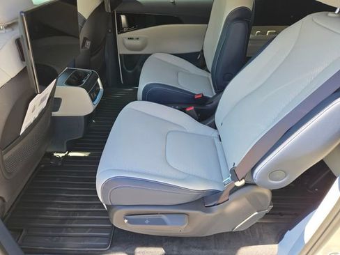 New 2026 Kia Carnival SX Prestige FWD image 10