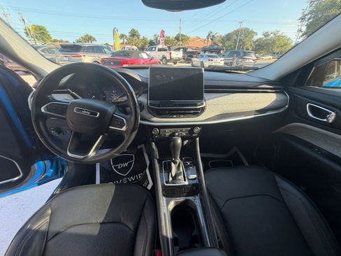 Used 2022 Jeep Compass Latitude image 12