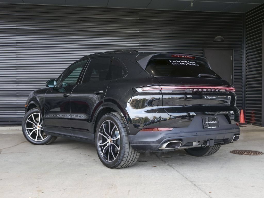 Certified 2026 Porsche Cayenne AWD/4WD image 3