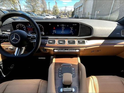 New 2026 Mercedes-Benz GLS 450 4MATIC image 5