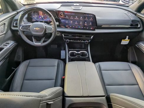 New 2025 Chevrolet Traverse LT w/ Enhanced Driving Package image 9