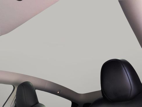Used 2024 Tesla Model Y 2WD image 23