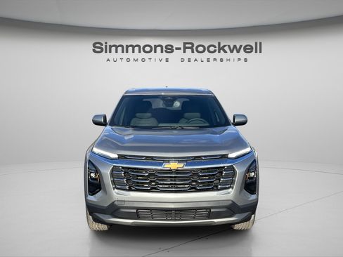 New 2026 Chevrolet Equinox LT image 2
