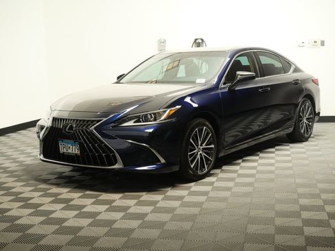 Used 2025 Lexus ES 350 w/ Premium Package FWD image 4