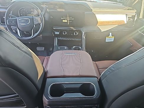 New 2026 GMC Sierra 2500 Denali Ultimate w/ Max Trailering Package image 15