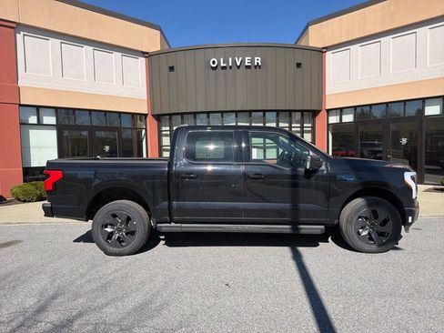 New 2025 Ford F150 Lightning Flash AWD/4WD image 8