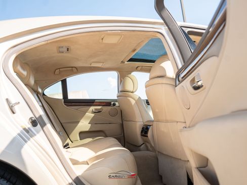 Used 2015 Lexus LS 460 AWD w/ Comfort Package image 18
