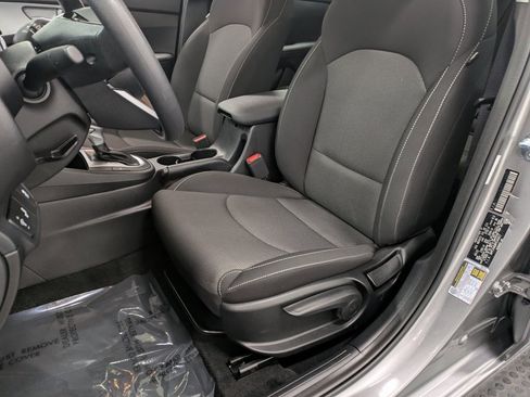 Used 2023 Kia Forte LXS w/ LXS Technology Package image 9