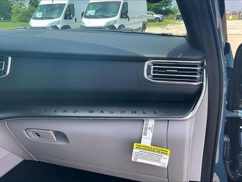 New 2026 Jeep Grand Wagoneer L Summit AWD/4WD image 29