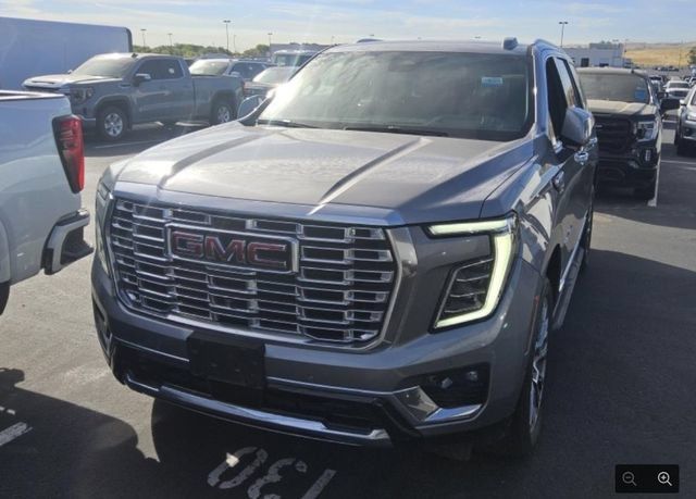 Used 2025 GMC Yukon Denali AWD/4WD image 1