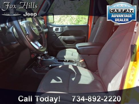 Used 2019 Jeep Wrangler Unlimited Rubicon w/ Dual Top Group AWD/4WD image 14