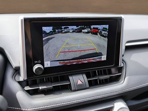 Used 2025 Toyota RAV4 XLE FWD image 17