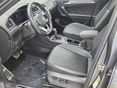 Certified 2023 Volkswagen Tiguan SE R-Line FWD image 10