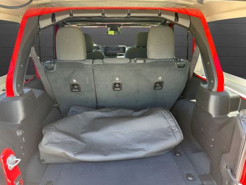 Used 2025 Jeep Wrangler Unlimited Sport AWD/4WD image 11