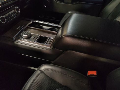 Used 2018 Ford Expedition Limited w/ Equipment Group 302A image 26