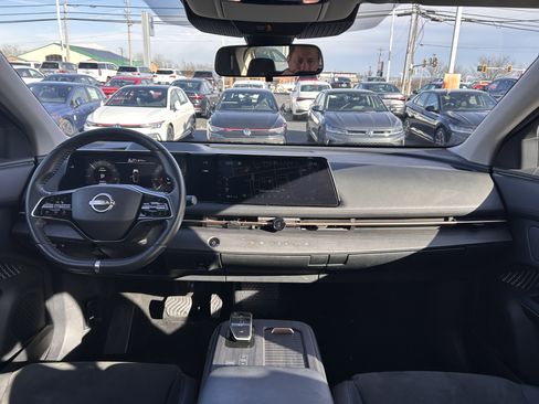 Used 2023 Nissan Ariya FWD image 10