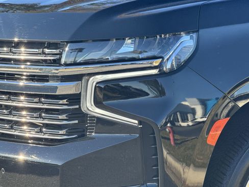 Used 2024 Chevrolet Suburban Premier w/ Advanced Technology Package image 6