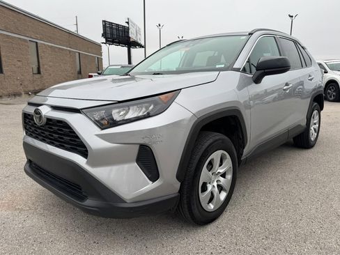 Used 2021 Toyota RAV4 LE image 8