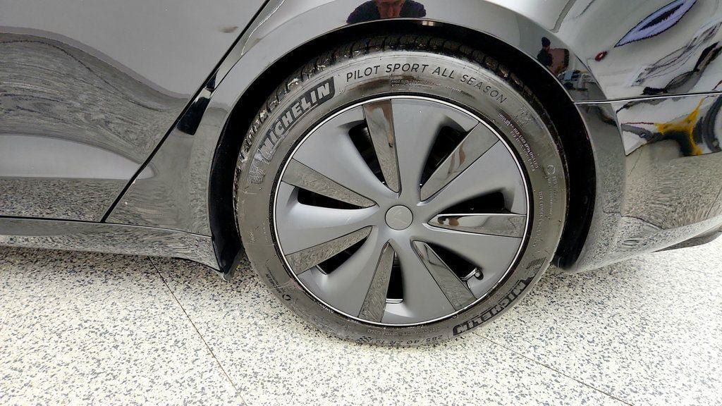 Used 2022 Tesla Model S Plaid AWD/4WD image 9