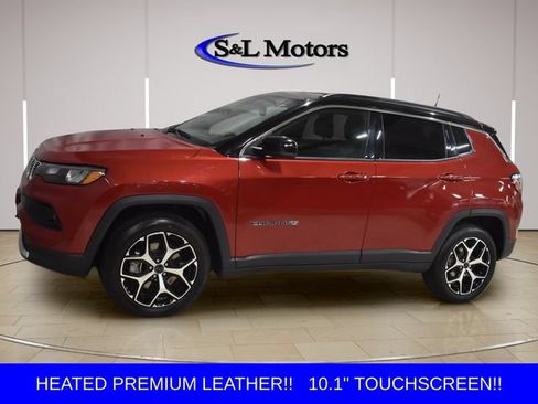 Used 2025 Jeep Compass Limited AWD/4WD image 3