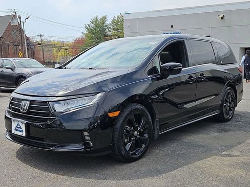Certified 2023 Honda Odyssey Sport image 3