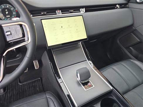 Used 2024 Land Rover Range Rover Evoque Dynamic SE image 23