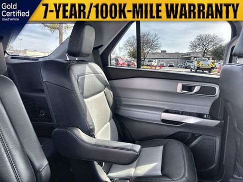 Used 2022 Ford Explorer XLT w/ Equipment Group 202A image 17