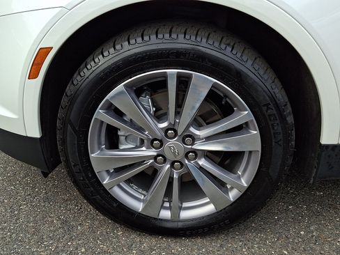 Used 2024 Cadillac XT5 Premium Luxury FWD image 8