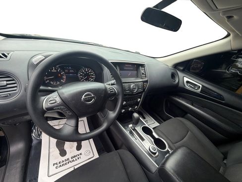 Used 2020 Nissan Pathfinder S AWD/4WD image 32