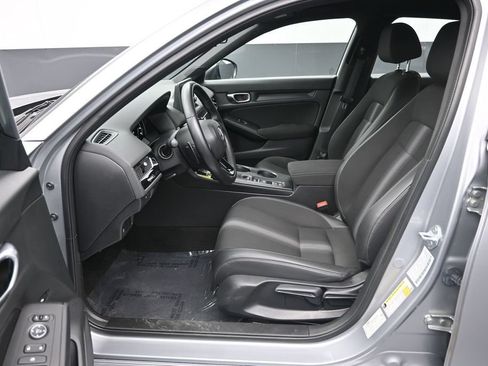 Used 2023 Honda Civic Sport image 10