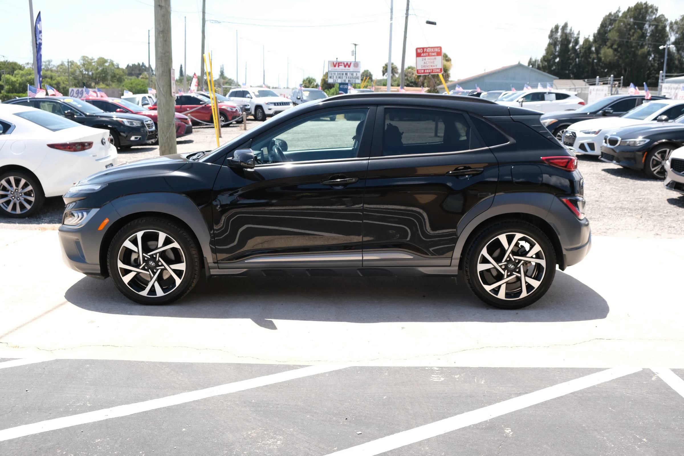 Used 2022 Hyundai Kona Limited FWD image 8